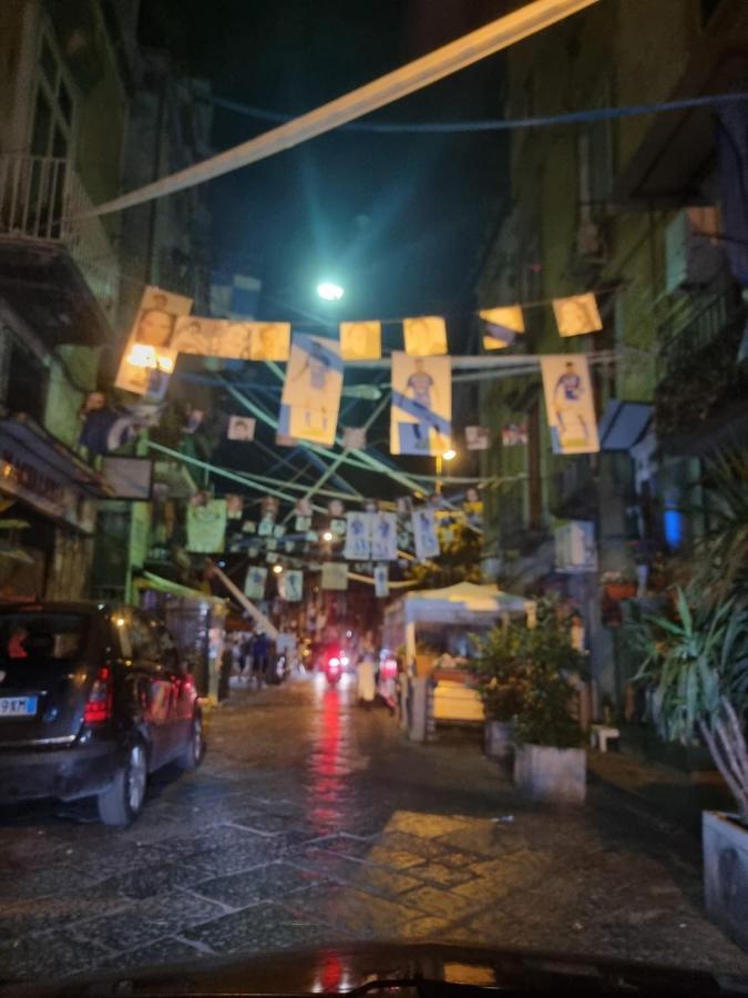 La Casa Di Zia Raf Apartment เนเปิลส์ ภายนอก รูปภาพ