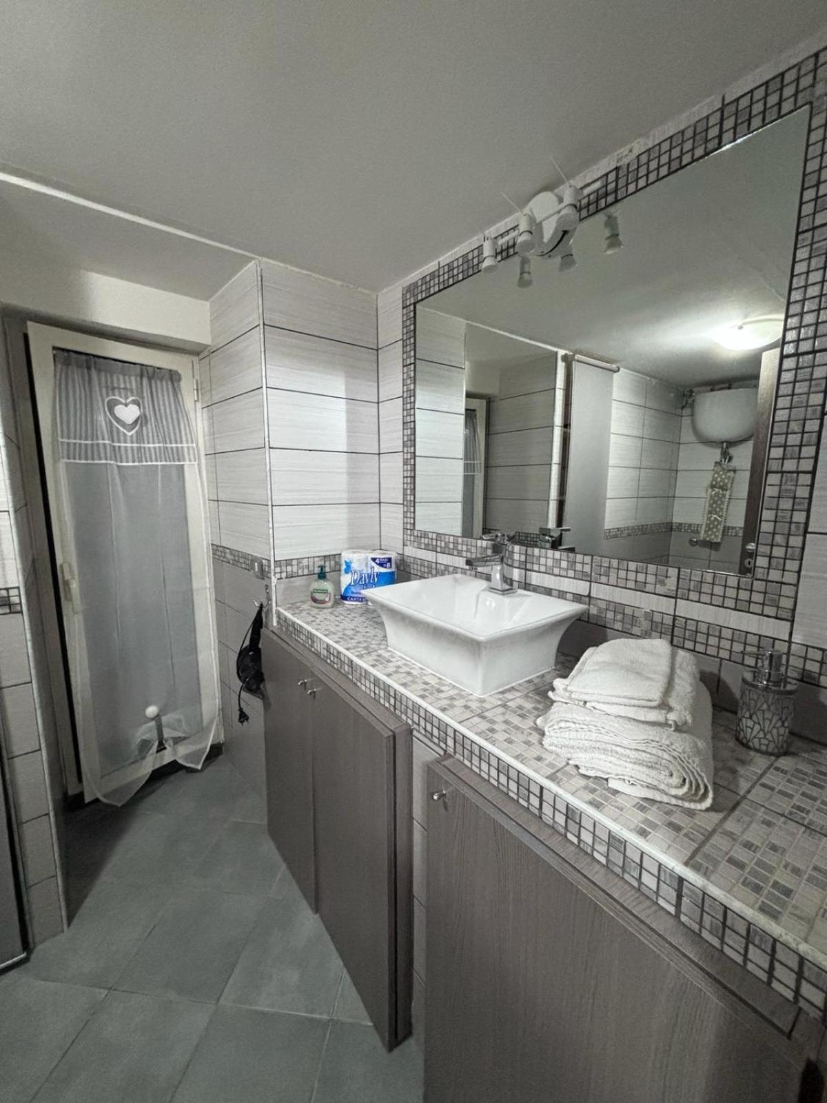 La Casa Di Zia Raf Apartment เนเปิลส์ ภายนอก รูปภาพ
